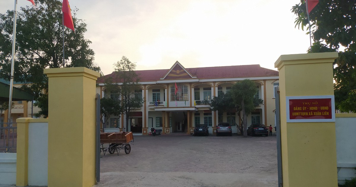 Phó chủ tịch xã đòi 8 triệu đồng của dân để làm giấy khai sinh