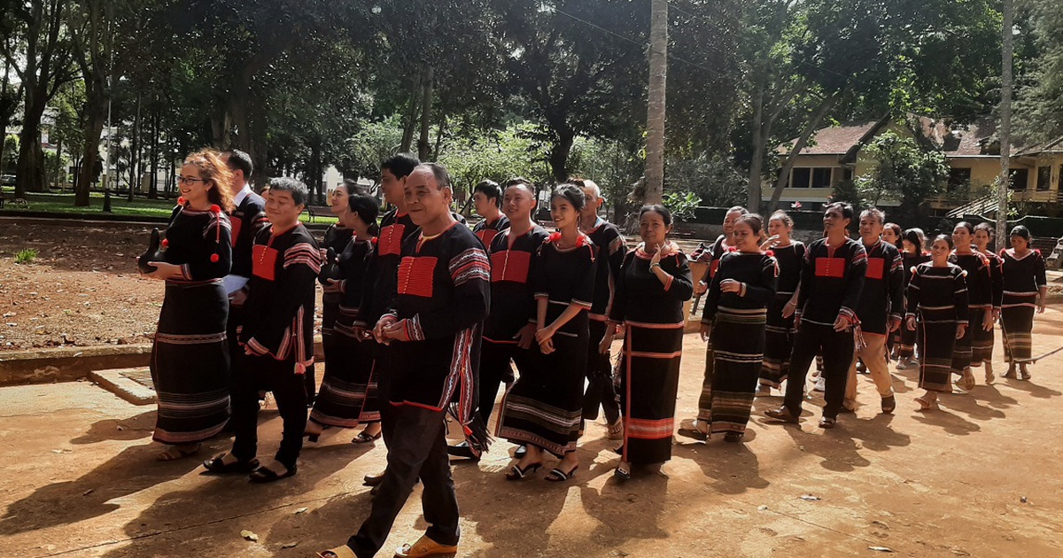 Trình diễn nghi thức 'rước rể' trong lễ cưới của người Ê đê