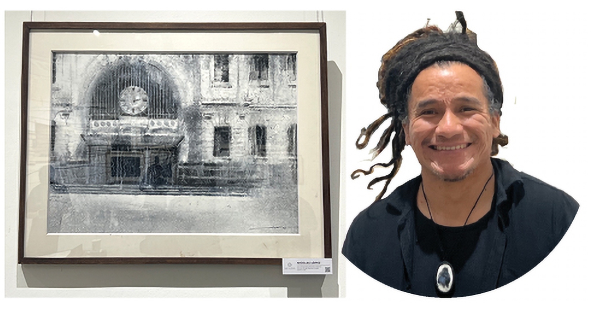 Chuyện đời chuyện nghề: Họa sĩ Peru vẽ tranh trên giấy của người Mông