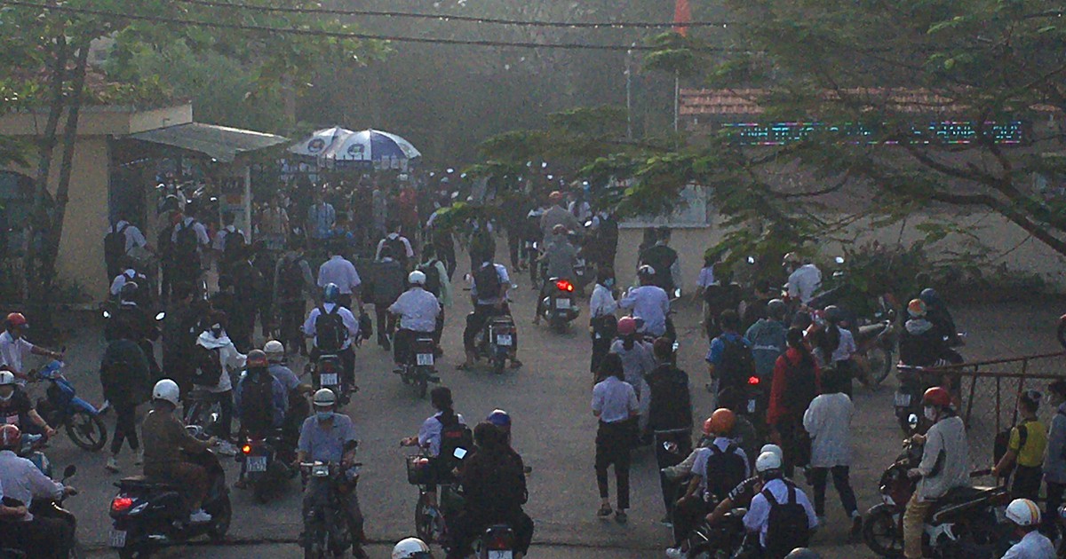 Học sinh chưa đủ tuổi đi xe phân khối lớn: Nhà trường 'đau đầu' tìm giải pháp