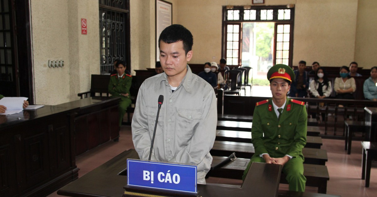 Trộm 42 điện thoại, cựu cán bộ công an lãnh 9 năm tù