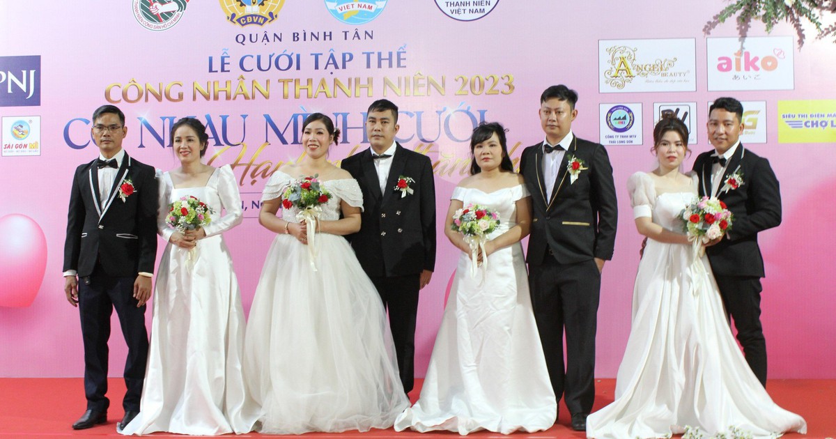 20 cặp đôi ở TP.HCM cùng làm đám cưới: 'Chưa từng nghĩ sẽ có ngày này'