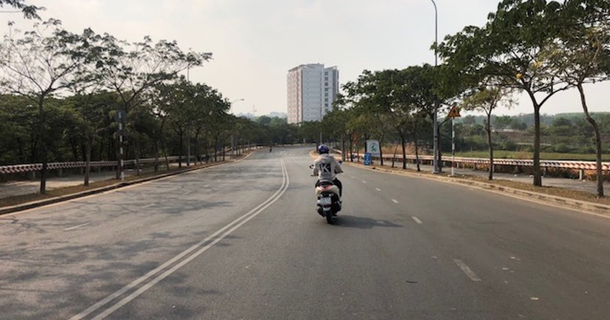 Làng ĐH Thủ Đức vắng như tết vì sinh viên 'về quê lần 2' tránh virus corona