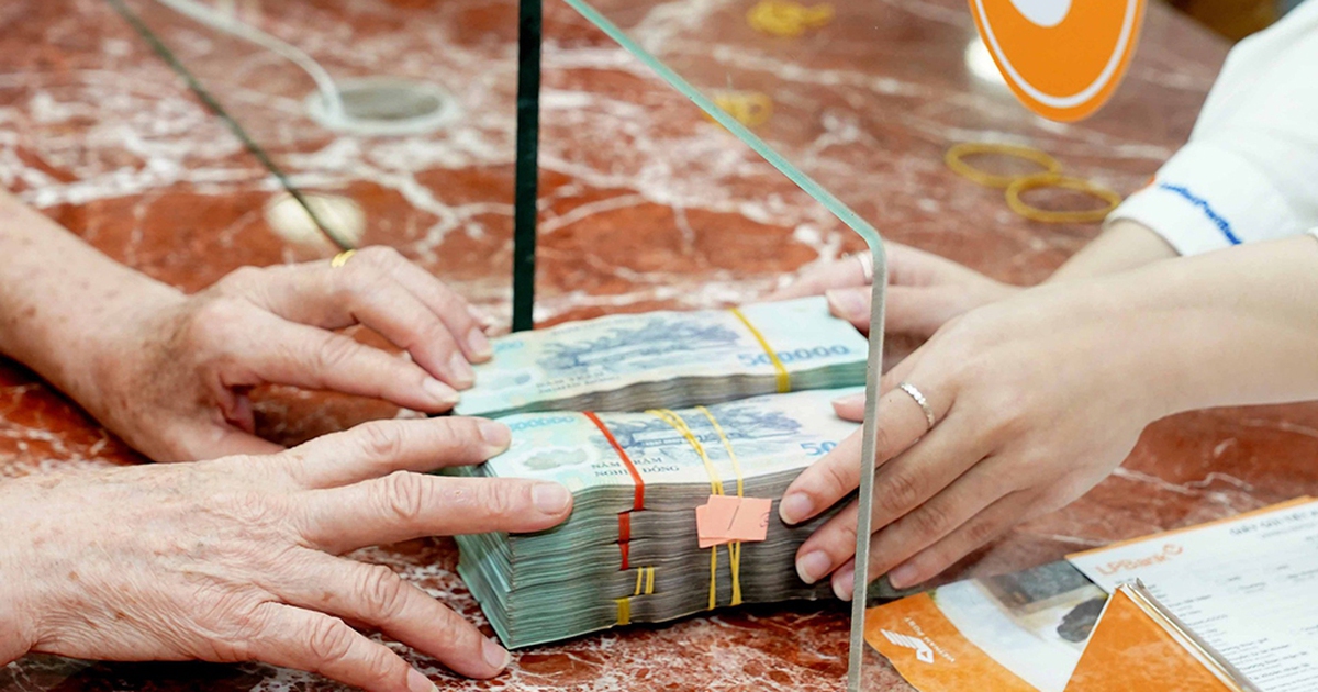 Lãi suất huy động giảm sâu, lãi suất vay giảm chậm