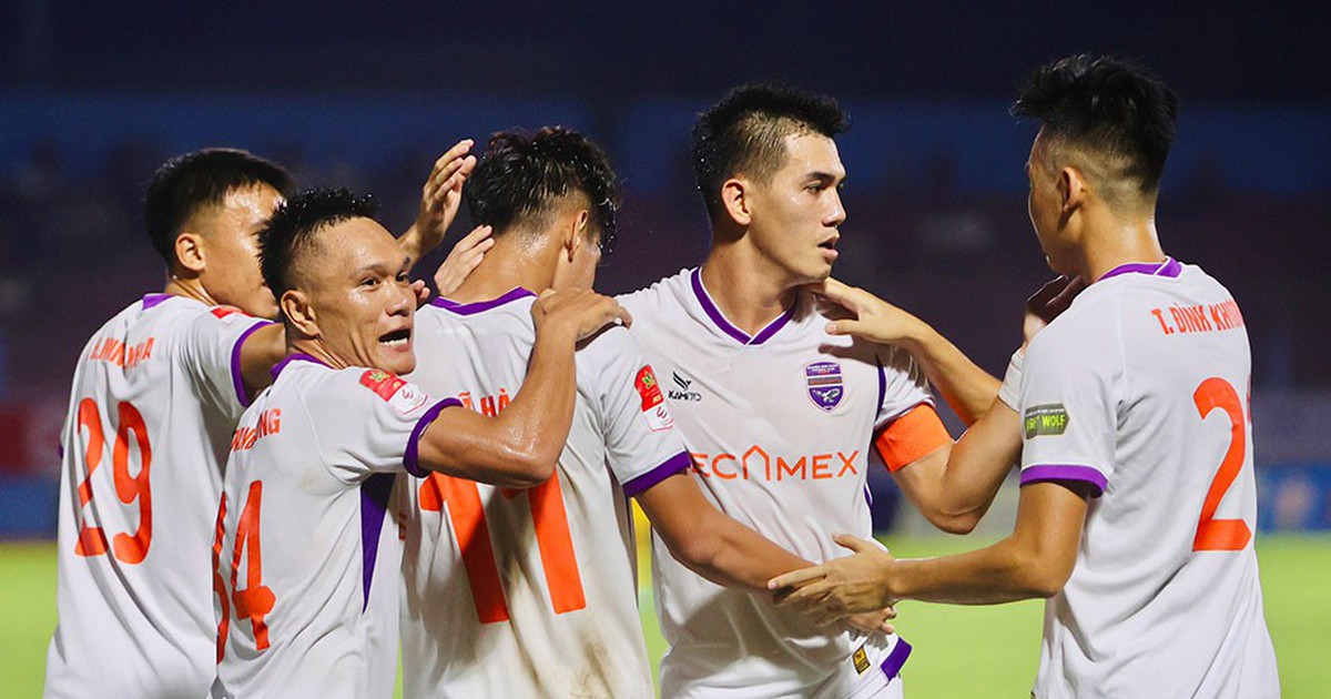 Hoàng Đức, Tiến Linh và dàn sao trẻ đều thăng hoa, HLV Troussier không còn âu sầu