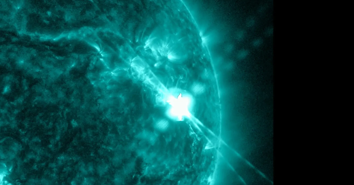 Vết lóa mặt trời mạnh nhất trong nhiều năm đánh sập mạng vô tuyến trên trái đất