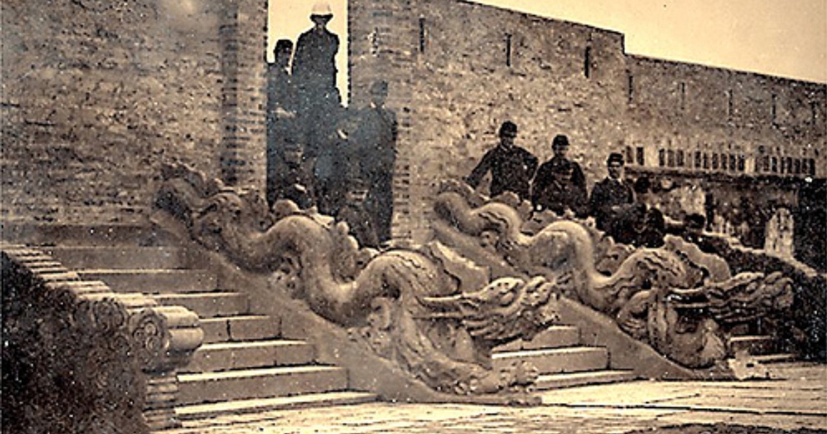 Để 'chạm được' Hoàng thành Thăng Long