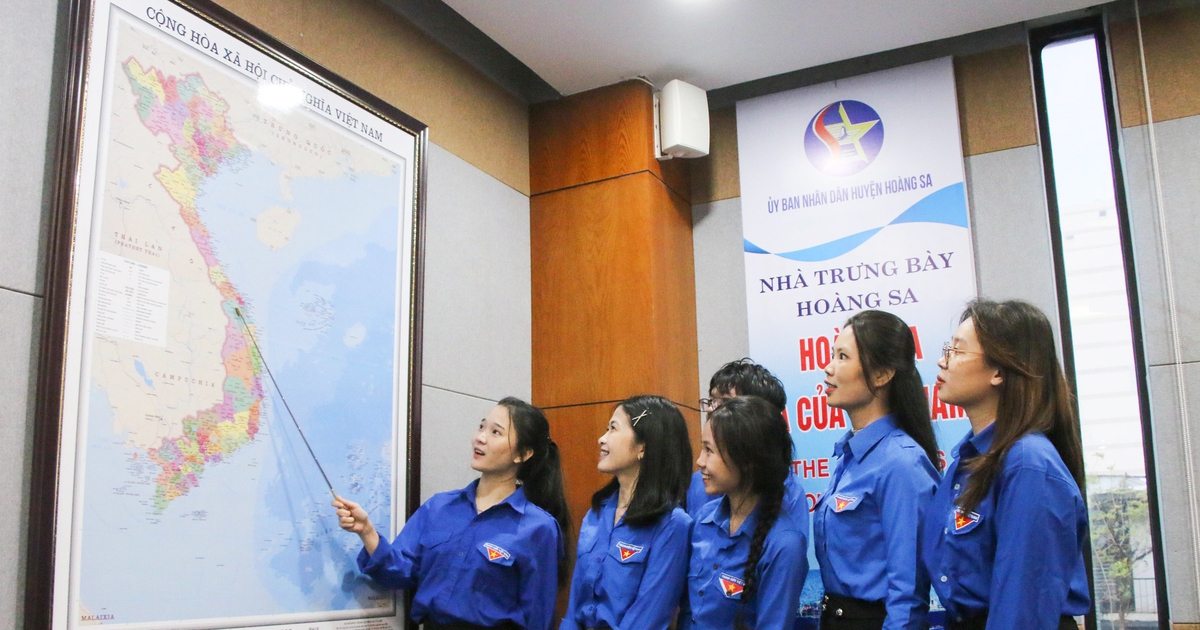 Yêu hình dáng quê hương qua tấm bản đồ