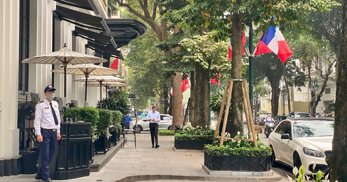 Hà Nội xem xét thu phí vỉa hè vào đầu năm 2024