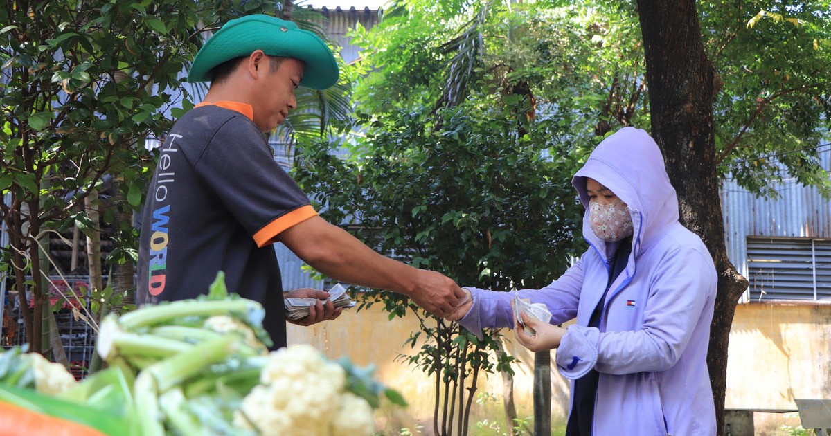 Những người không có thưởng Tết: Kiếm tiền, để dành tiền thế nào cuối năm?