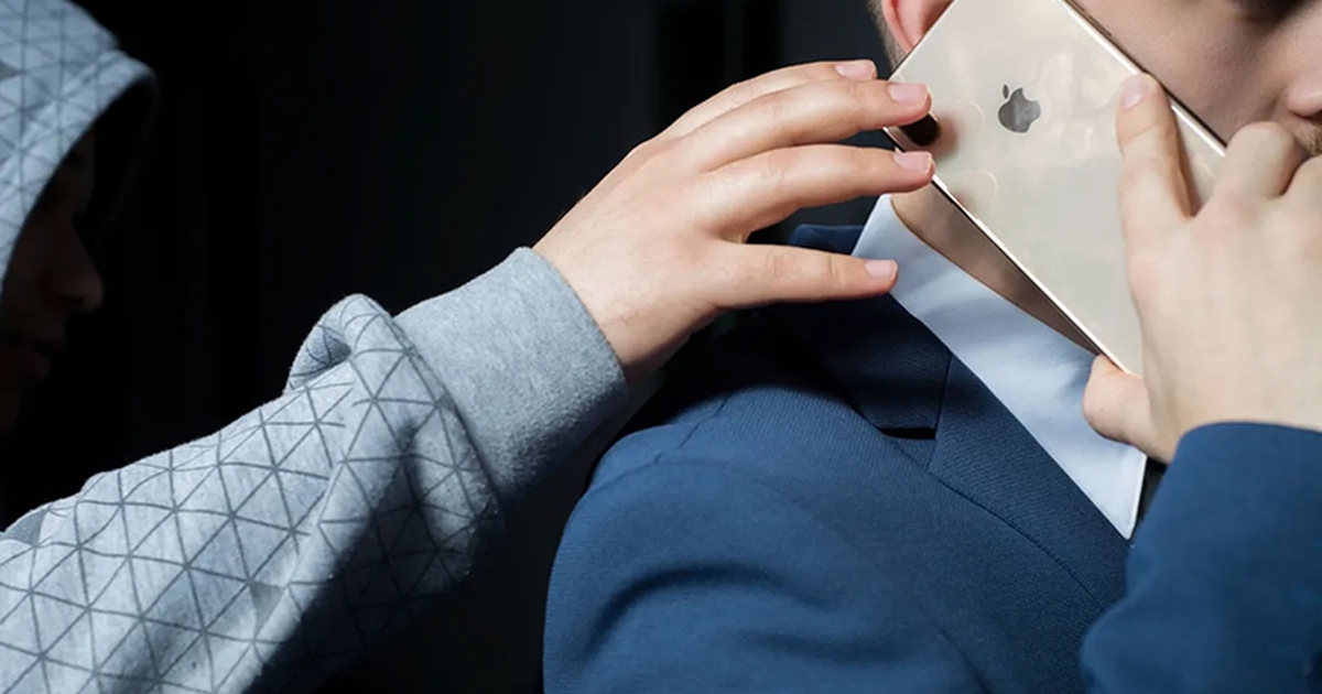 Cướp điện thoại rồi trả lại vì không phải iPhone