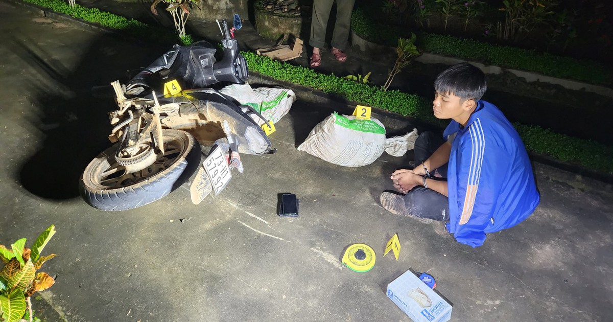 Quảng Trị: Bắt giữ người vận chuyển thuốc nổ trái phép