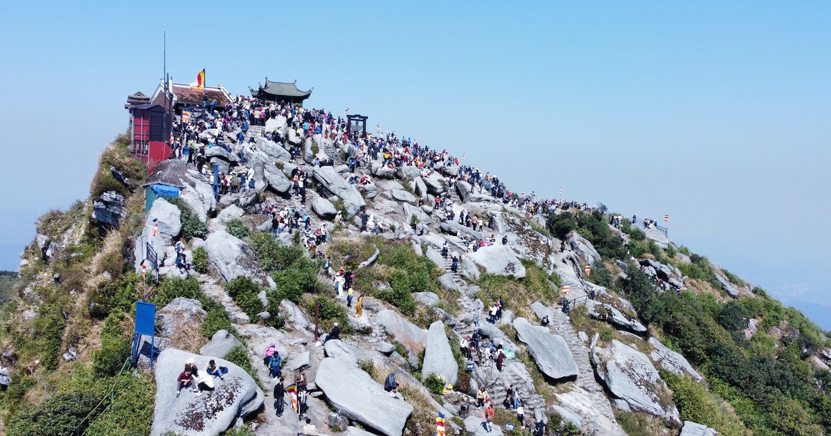 Hàng triệu khách hành hương, đi lễ chùa giúp du lịch Quảng Ninh bội thu