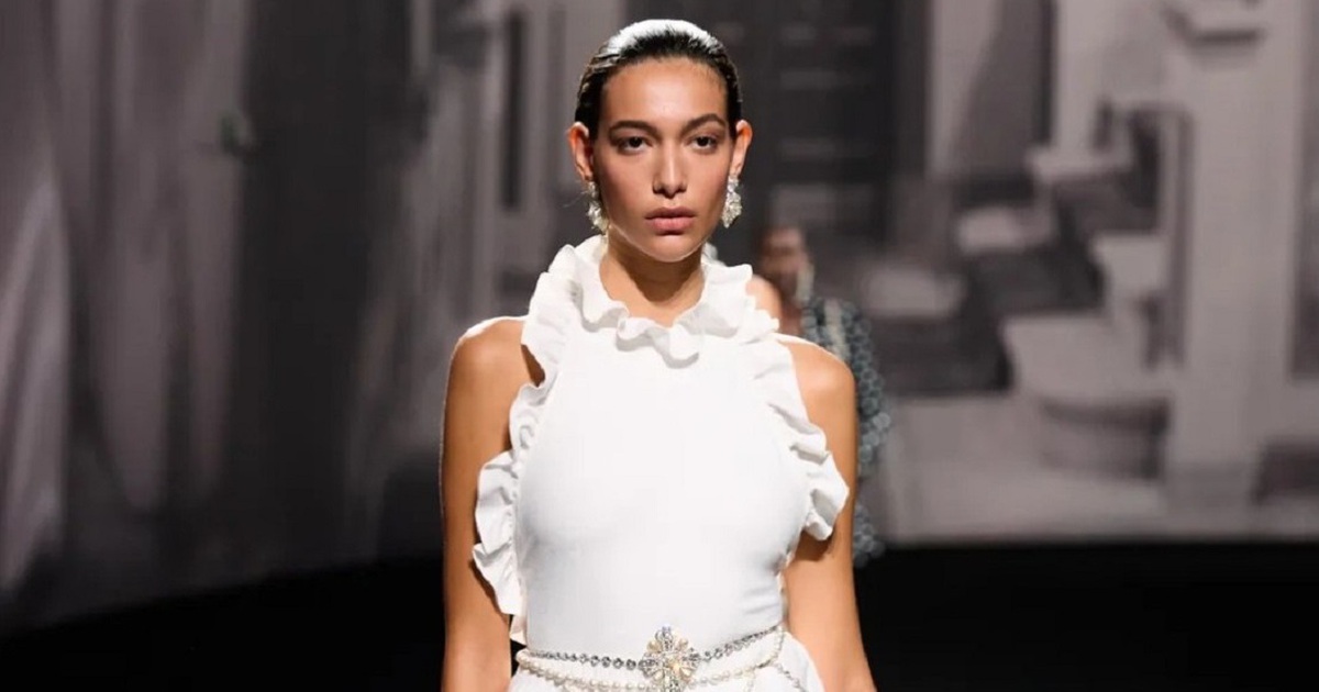 Sắc đen, trắng xuất hiện trong các bộ sưu tập Xuân Hè đầy thanh lịch, quyến rũ