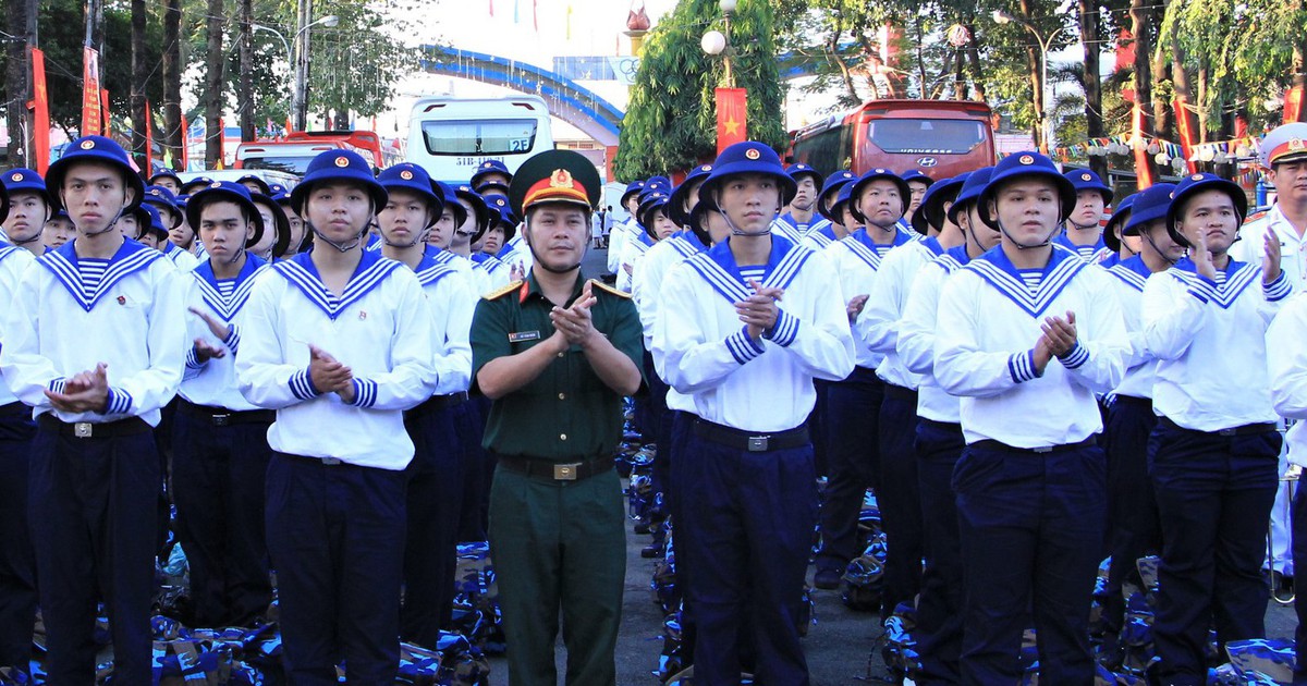 TP.HCM mổ mắt miễn phí cho thanh niên nhập ngũ