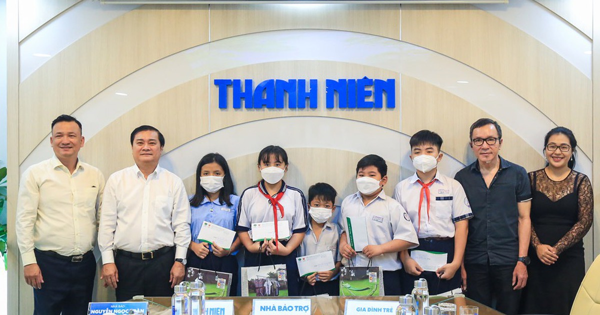 Cùng con đi tiếp cuộc đời: Cánh võng ân tình nâng bước trẻ mồ côi