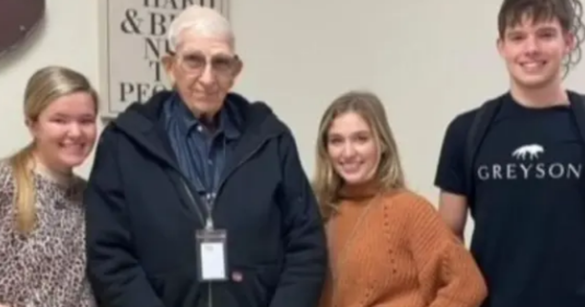 3 học sinh quyên góp 6,4 tỉ đồng giúp người lao công