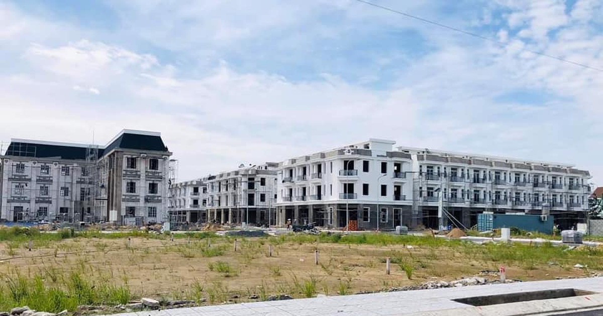 Dự án bất động sản mắc kẹt vì giấy phép con