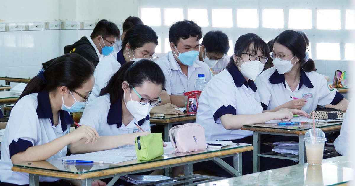 Đề tham khảo môn ngữ văn thi tốt nghiệp THPT 2023: Có dễ đạt điểm cao?