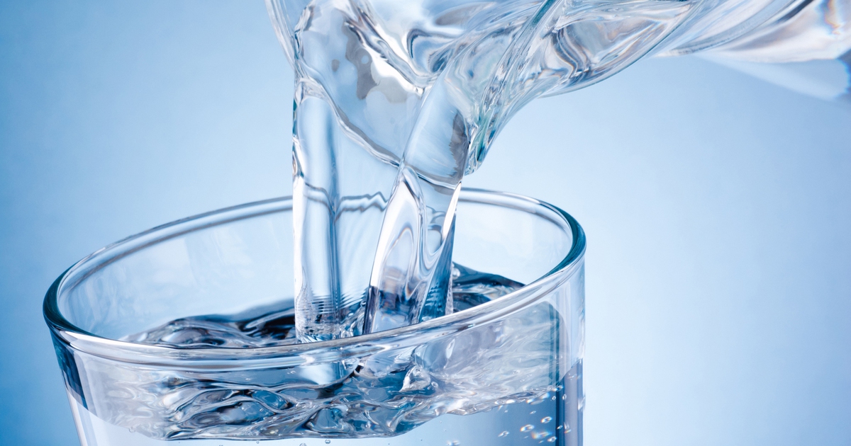 Nghiên cứu mới phát hiện uống đủ nước mỗi ngày giúp sống thọ hơn