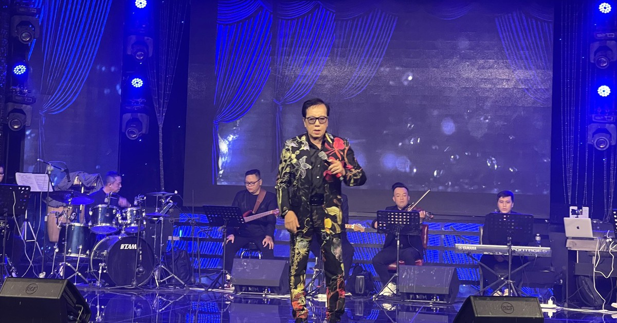 Elvis Phương tiết lộ từng mổ tim và một bộ phận ở chân để giữ mạng sống