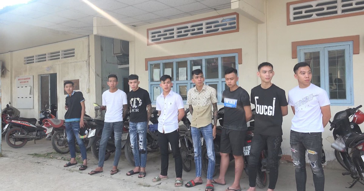 Bắt giữ nhóm thanh niên ‘hỗn chiến’ chỉ vì mâu thuẫn do đèn xe