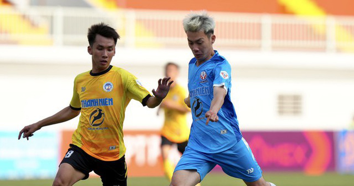 Lập cú đúp từ ghế dự bị, 'fan cứng' Ronaldo giúp đội nhà thắng ngược ấn tượng