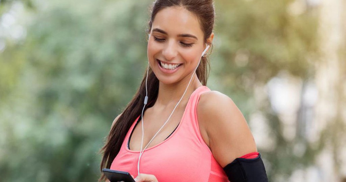 Ngày mới với tin tức sức khỏe: Nghe nhạc trong lúc tập thể dục có tốt không?