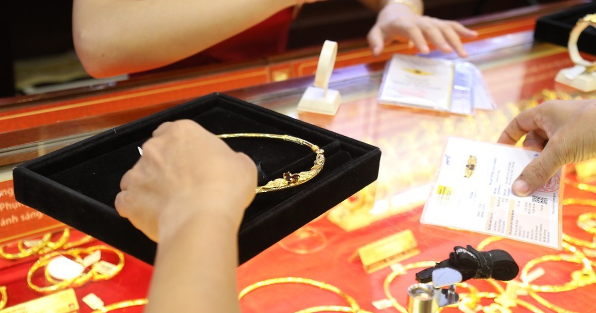 Giá vàng hôm nay 19.3.2023: Vàng nhẫn 'bốc đầu' tăng hơn 1,3 triệu đồng