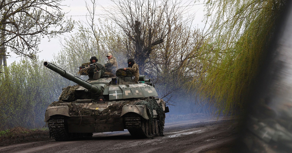 Chiến sự Ukraine ngày 413: 'Mưa' cấm vận từ Mỹ, Nga