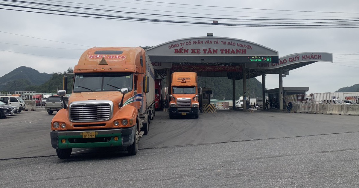 Hải quan Trung Quốc tăng giờ làm, giải tỏa nông sản xuất khẩu ùn ứ ở Lạng Sơn