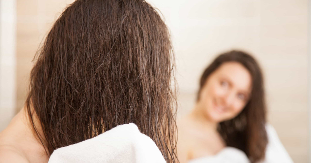 Đi ngủ khi tóc ướt có sao?