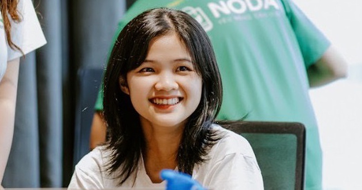 Thủ khoa tiếp sức gen Z: "Mình đã thi đạt điểm cao như thế nào?"