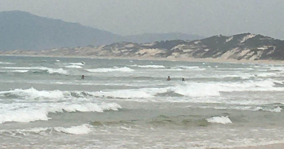 Khánh Hòa: Hai thiếu niên tử vong khi tắm biển, một em mất tích