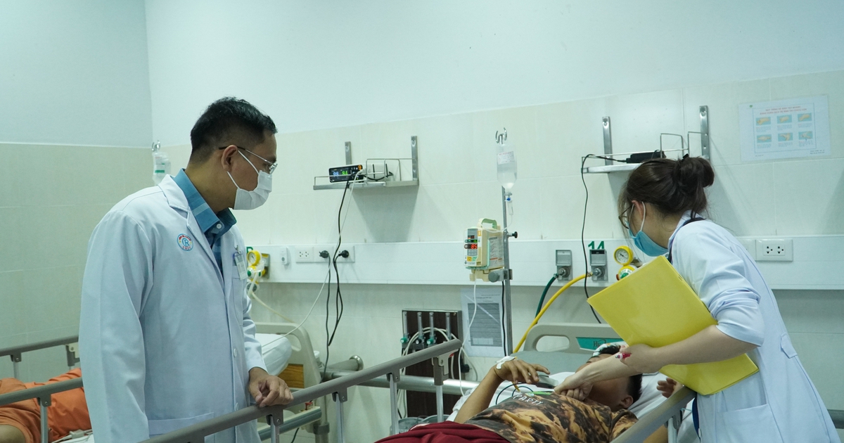 TP.HCM: 3 bệnh nhi nghi ngộ độc botulinum do ăn chả lụa bán dạo