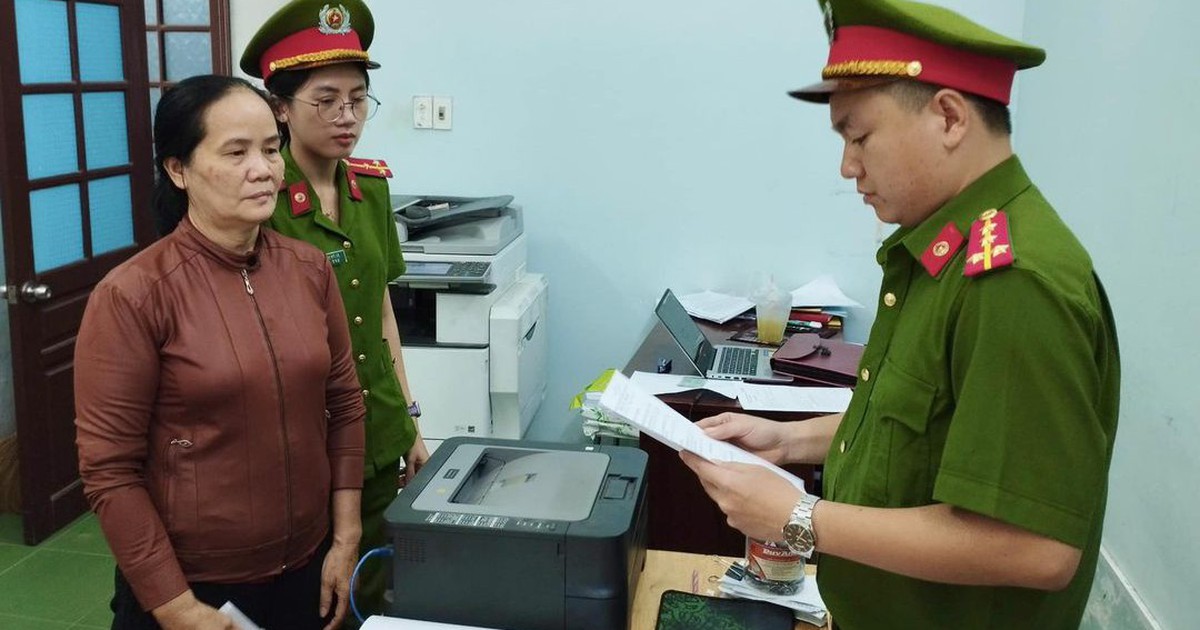 Bắt cán bộ dỏm lừa đảo người nghèo 'chạy' trợ cấp và mua nhà ở xã hội