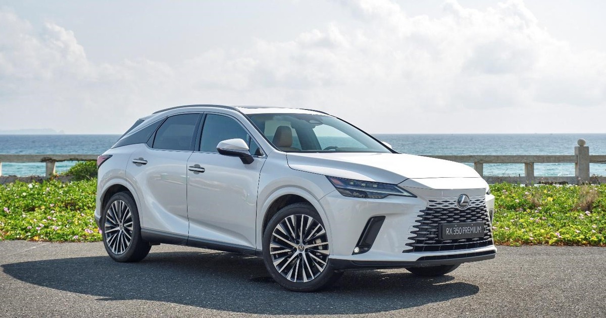 Màu sơn chứa kim loại - Đổi mới nhỏ, giới hạn lớn của Lexus