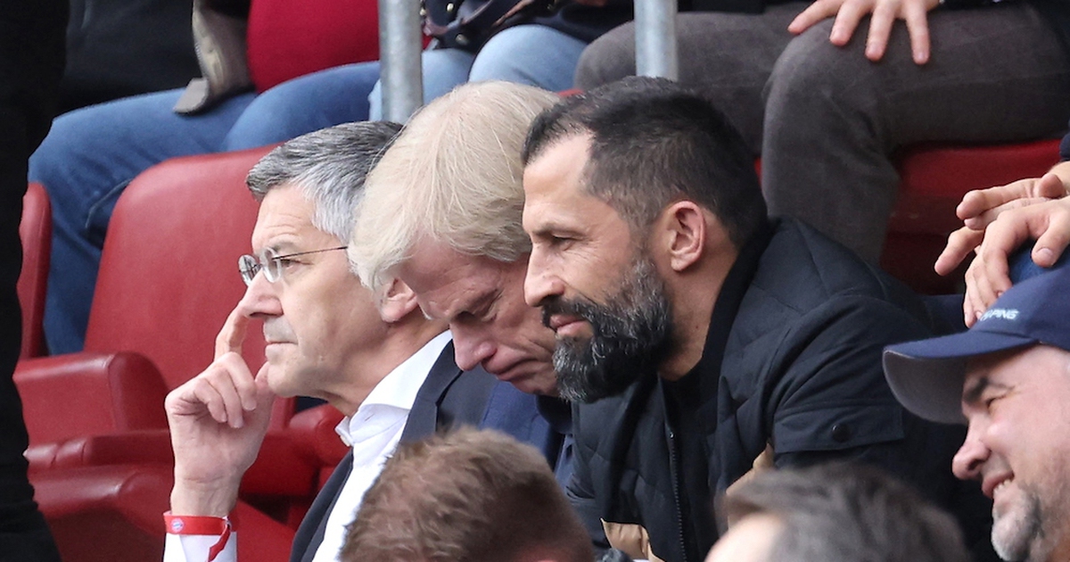 Bayern Munich sa thải 2 lãnh đạo ngay sau vô địch Bundesliga