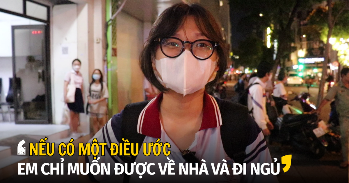 Đi luyện thi lớp 10 đến gần 10 giờ tối với bộ đồng phục chưa kịp thay