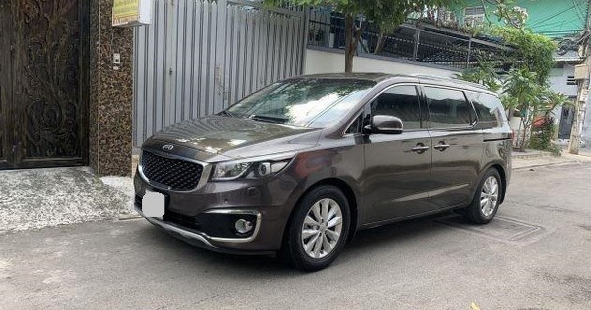 Kia Sedona máy xăng 3.3 lít đời cũ, giá 570 triệu có nên mua?