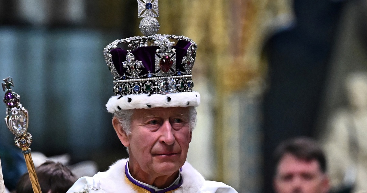 Vua Charles III chính thức lên ngôi