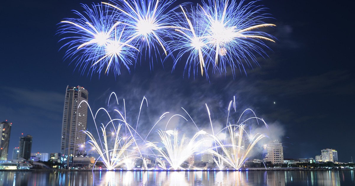 Pháo hoa quốc tế Đà Nẵng: Bùng nổ màn so tài giữa hai nhà vô địch Úc - Ý