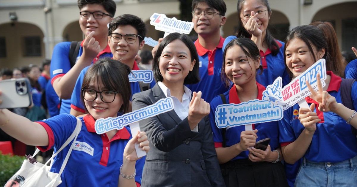 Tiếp sức mùa thi làm cho thi cử không còn là áp lực