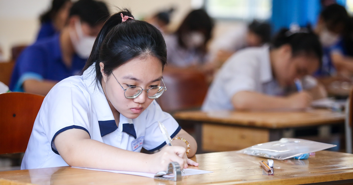 Kết thúc thi tốt nghiệp THPT 2023: Nhiều băn khoăn về đề thi