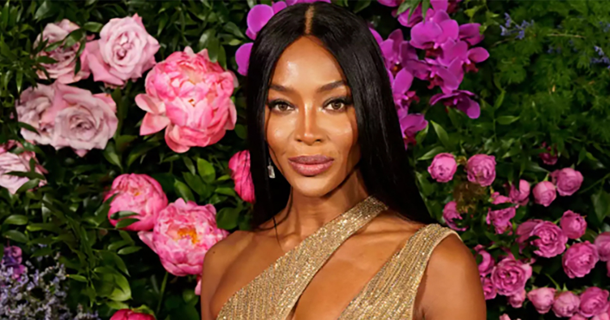 Cựu siêu mẫu Naomi Campbell sinh con thứ 2 ở tuổi 53