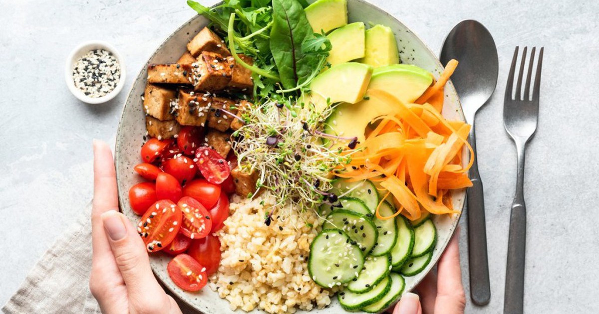 Ăn cơm như thế nào để giảm lượng đường trong máu?