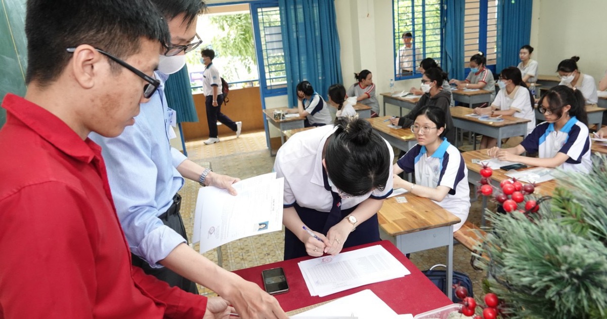 Điểm chuẩn thi tốt nghiệp THPT 2023: Ngành nào tỷ lệ ‘chắc trúng’ cao?