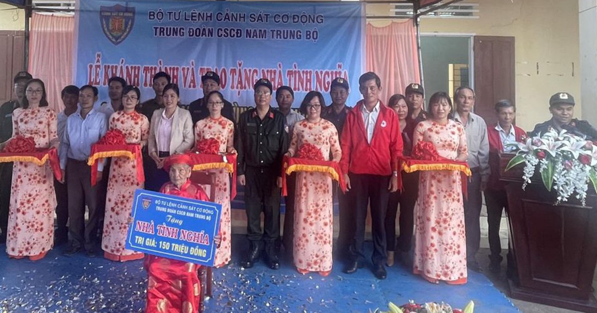 Bình Định: Bàn giao nhà tình nghĩa cho Mẹ Việt Nam anh hùng