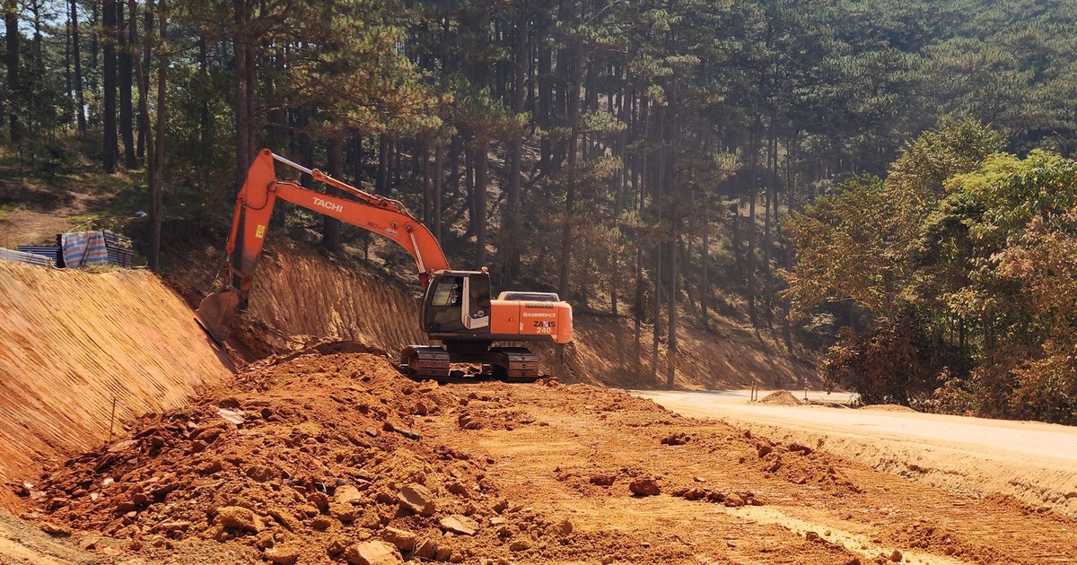 Nhà thầu xin cưa hạ thông phục vụ thi công đèo Prenn Đà Lạt