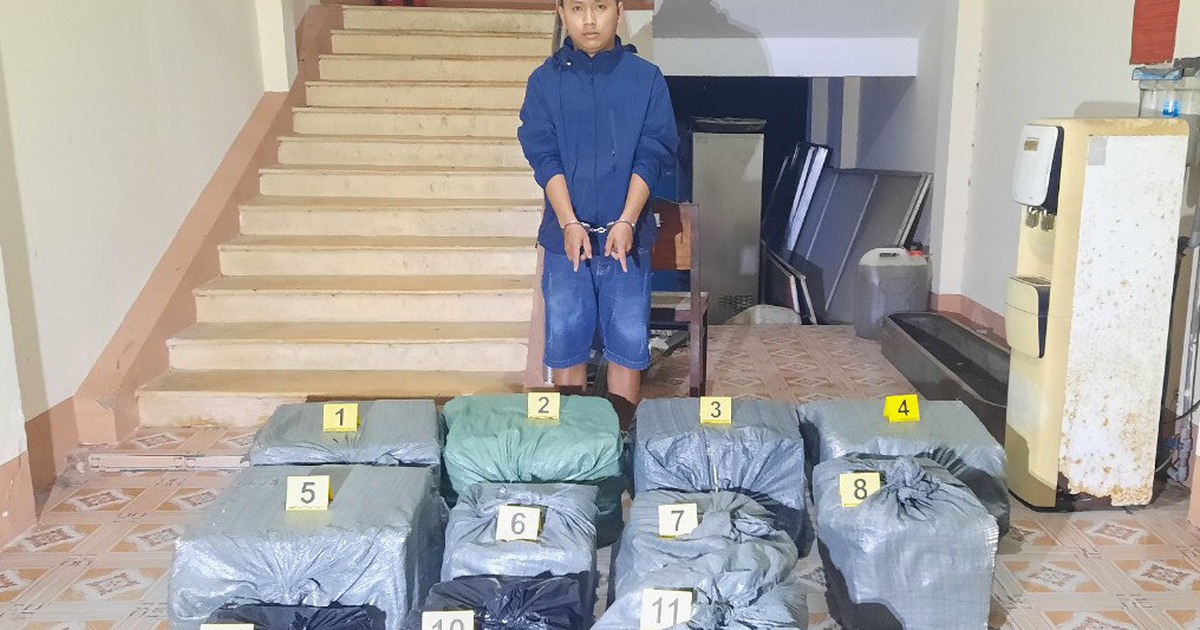 Tạm giữ hình sự nghi phạm vận chuyển 4.000 gói thuốc lá lậu